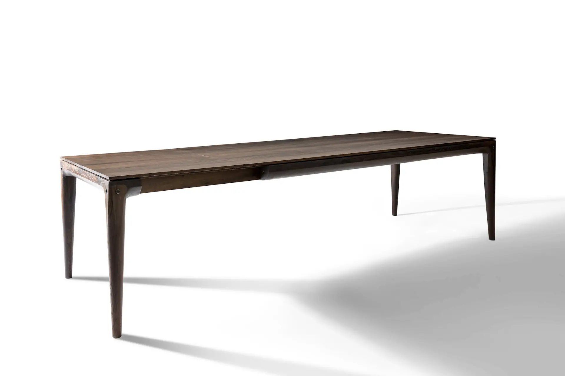 kollektion no22-esstisch-ausgezogen-freigestellt 1920 1280 massivholz esstisch aus der kollektion no22 ausgezogen